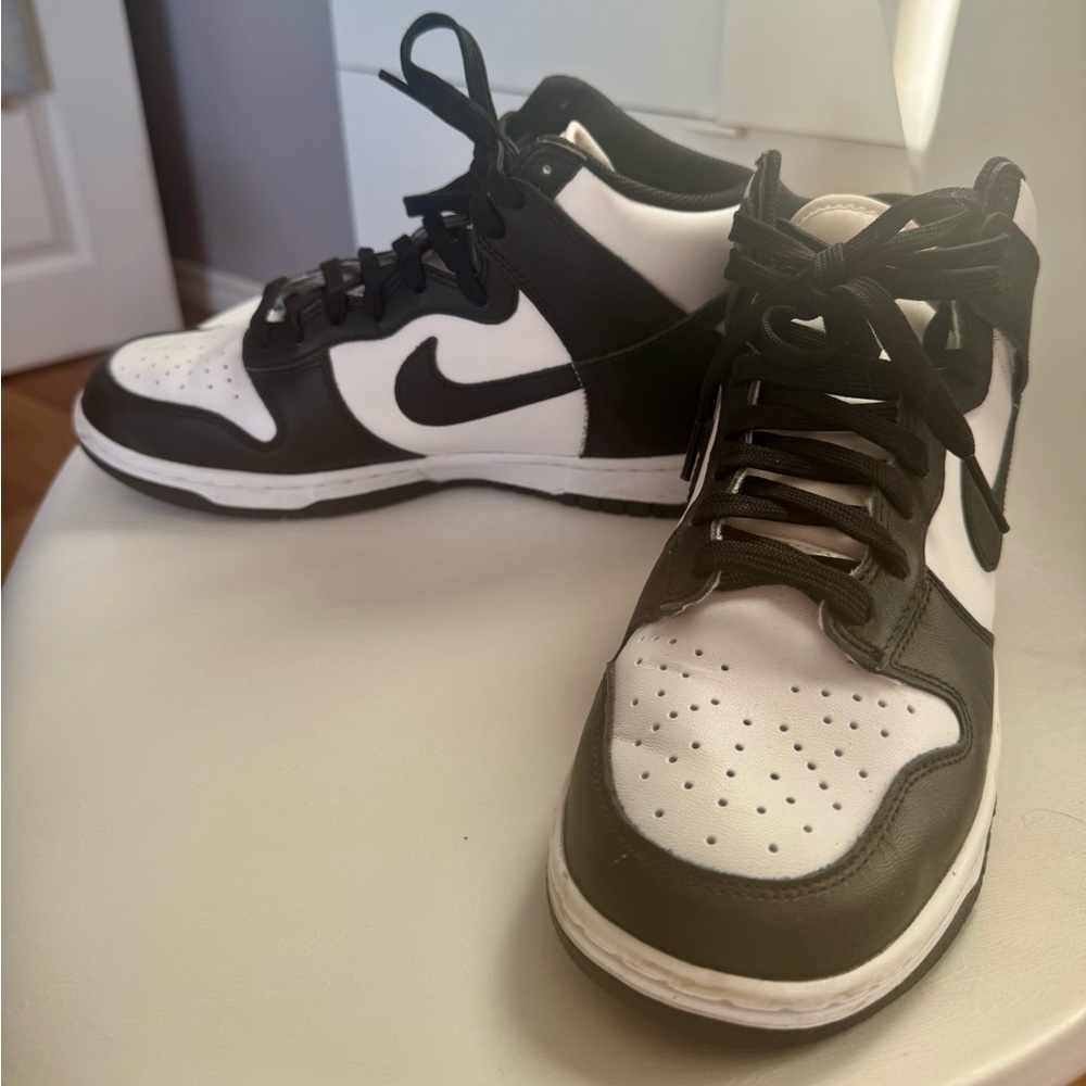 NIKE PANDA DUNKS (9W 7M)